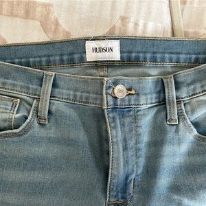 New partial tag. Hudson Natalie jeans, midrise slim boyfriend crop
